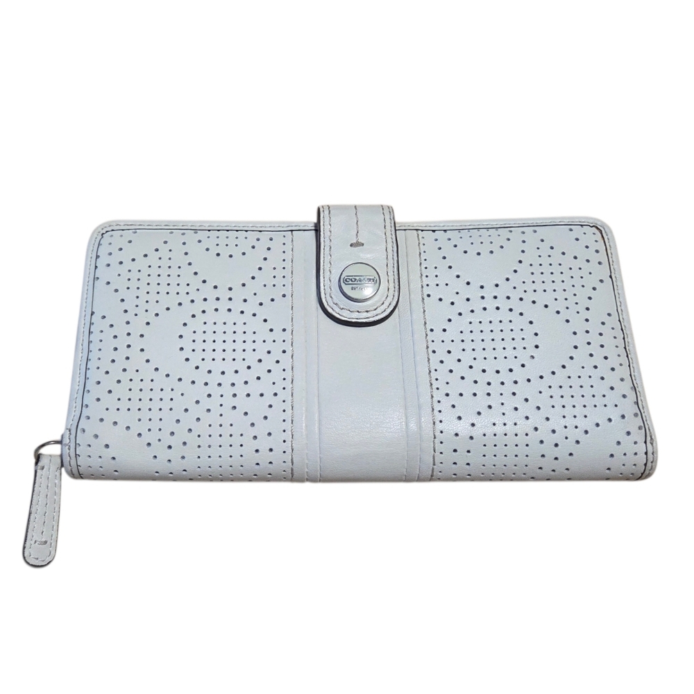 🎉 3/$60 Coach Cream Perforated Leather Wallet